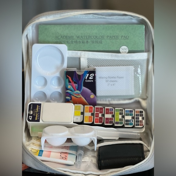 Travel Watercolor Painting Set - 42 Color Fan, Portable Brushes, Carrying Case - Picture 4 of 14